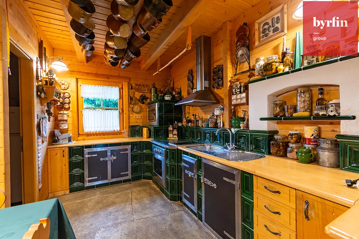 Prodej rodinného domu 130 m², pozemek 83693 m²